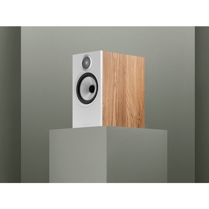 Sanyun SW601 15° Angled Desk Speaker Stands for Compact 2''-3'' Computer PC Bookshelf Monitor Speakers, Steel Metal Base & Cushioning Foam Lining (Set, Black
