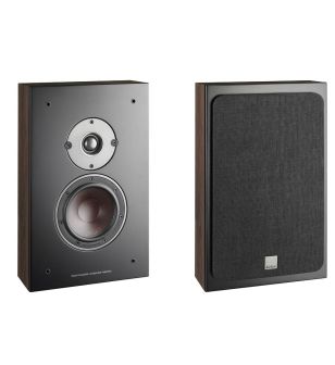 DALI OBERON ON WALL_1